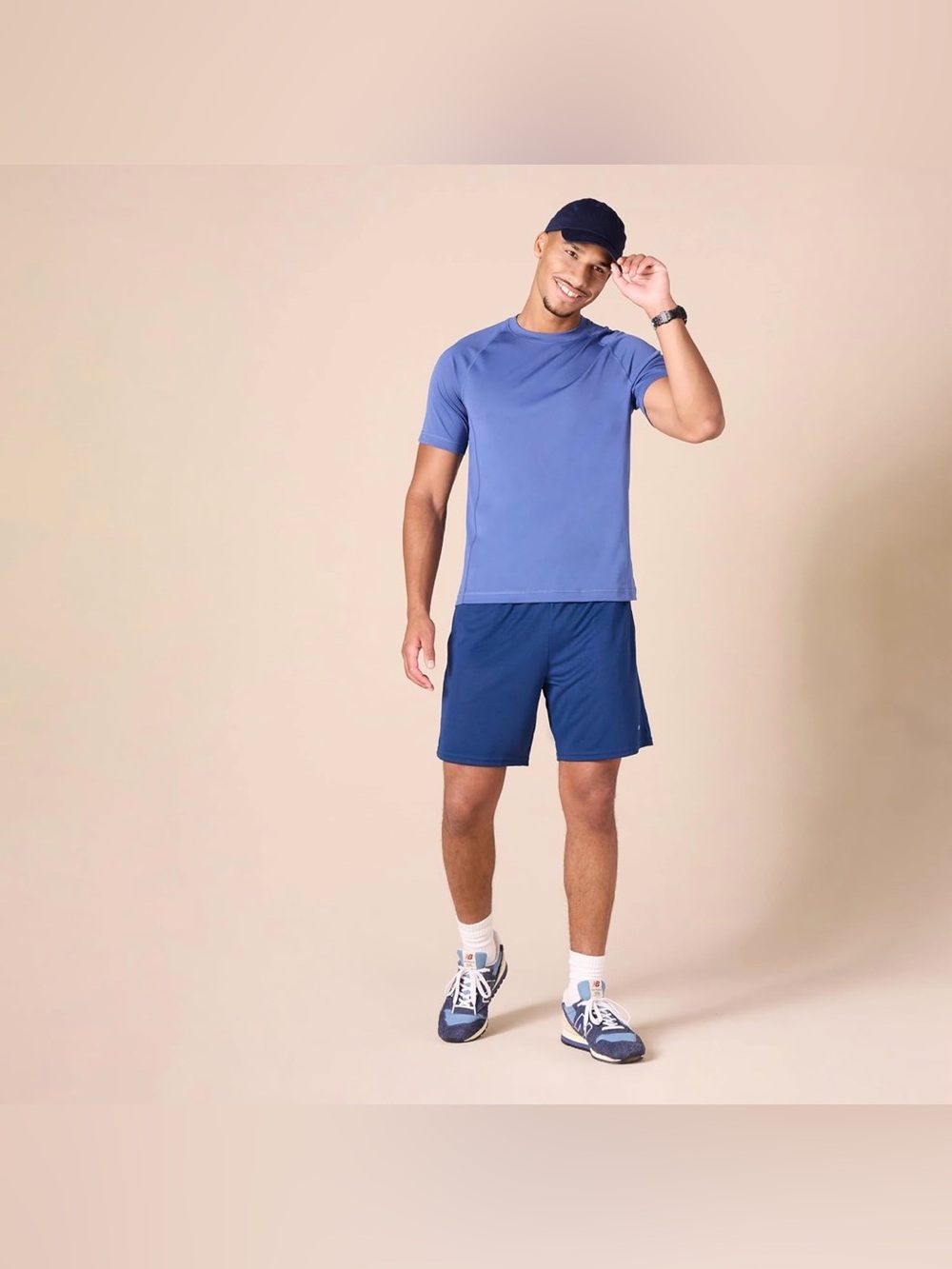 Amazon Essentials Performance Tech Loose-Fit Shorts - Picture 4 of 7